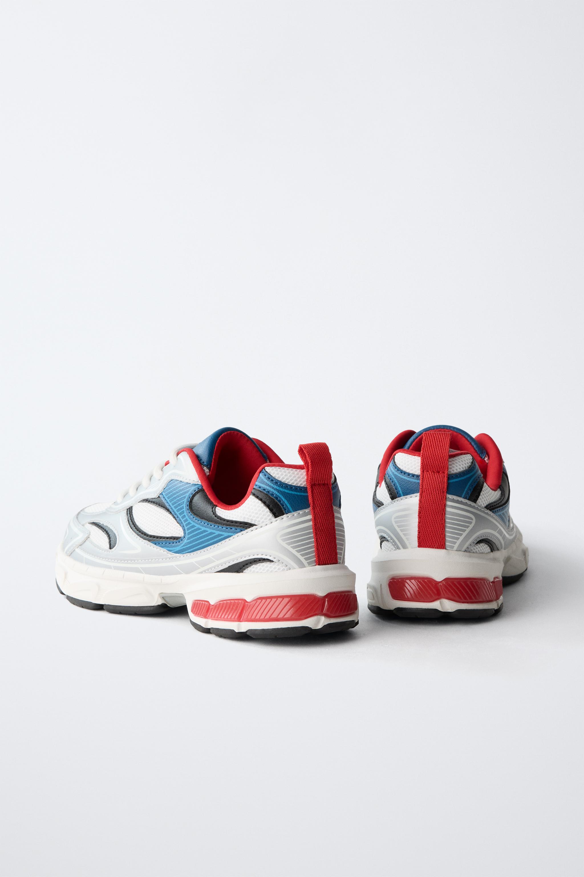 SPORTY MESH SNEAKERS